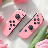 Los Joy-Con favoritos de la Princesa Peach son de color rosa y esta tienda los tiene más baratos que Amazon 