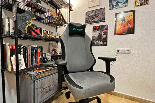 Silla gaming Nacon Pro PCCH-700, análisis. Decir que es cómoda sería quedarme corto; es perfecta para largas horas de juego sin pasar calor, y es muy adaptable 